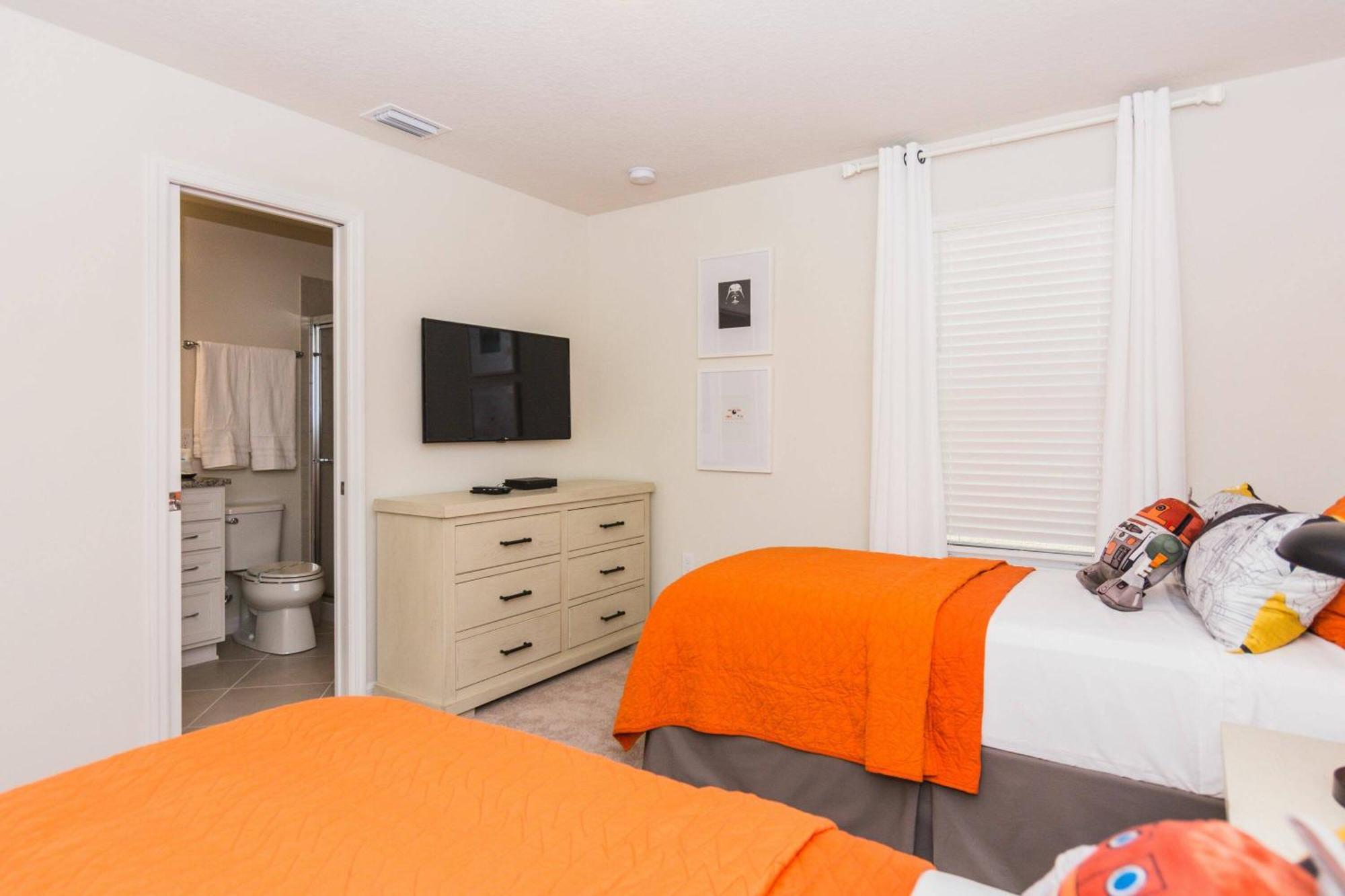 Fabulous With Pool At Solterra St5501 Davenport